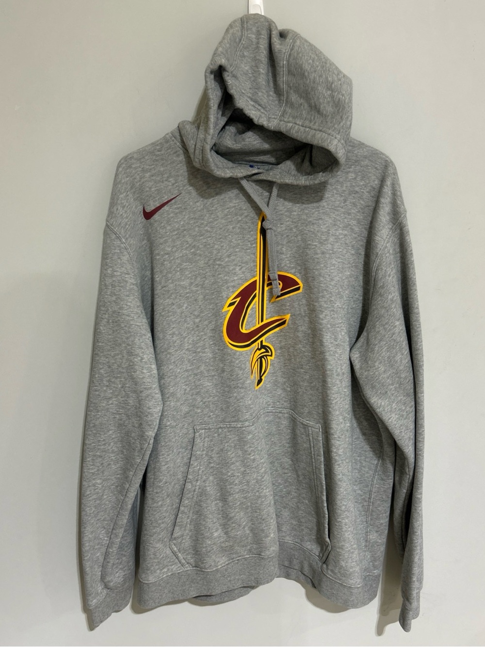 Cleveland Cavaliers Hoodie Mens XXL Gray Pullover Warm Up Fleece NBA Nike.